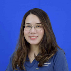 แพทย์หญิง สิริธร  มณีวรรณ์