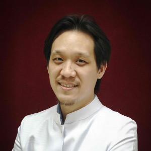 นายแพทย์ ปวีร์ พีรภูติ