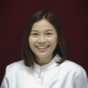 ทันตแพทย์ ศศิวรรณ ลิ้มรสเจริญวงศ์