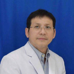 นายแพทย์ สราวุธ โรจน์วชิรนนท์