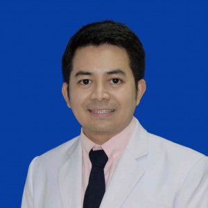 นายแพทย์ กิ่งเพชร พรหมทอง