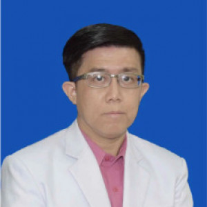 นายแพทย์ เผด็จ เวศกิจกุล