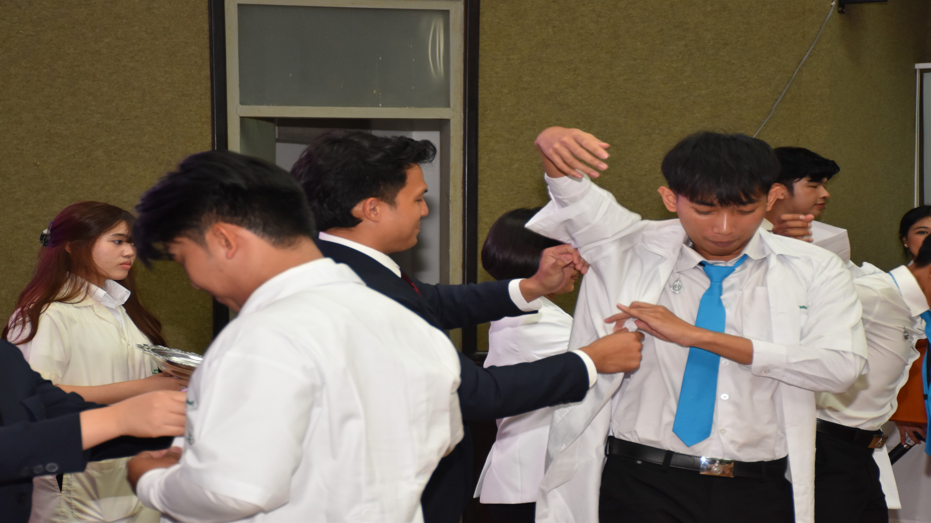 ภาพที่ 100