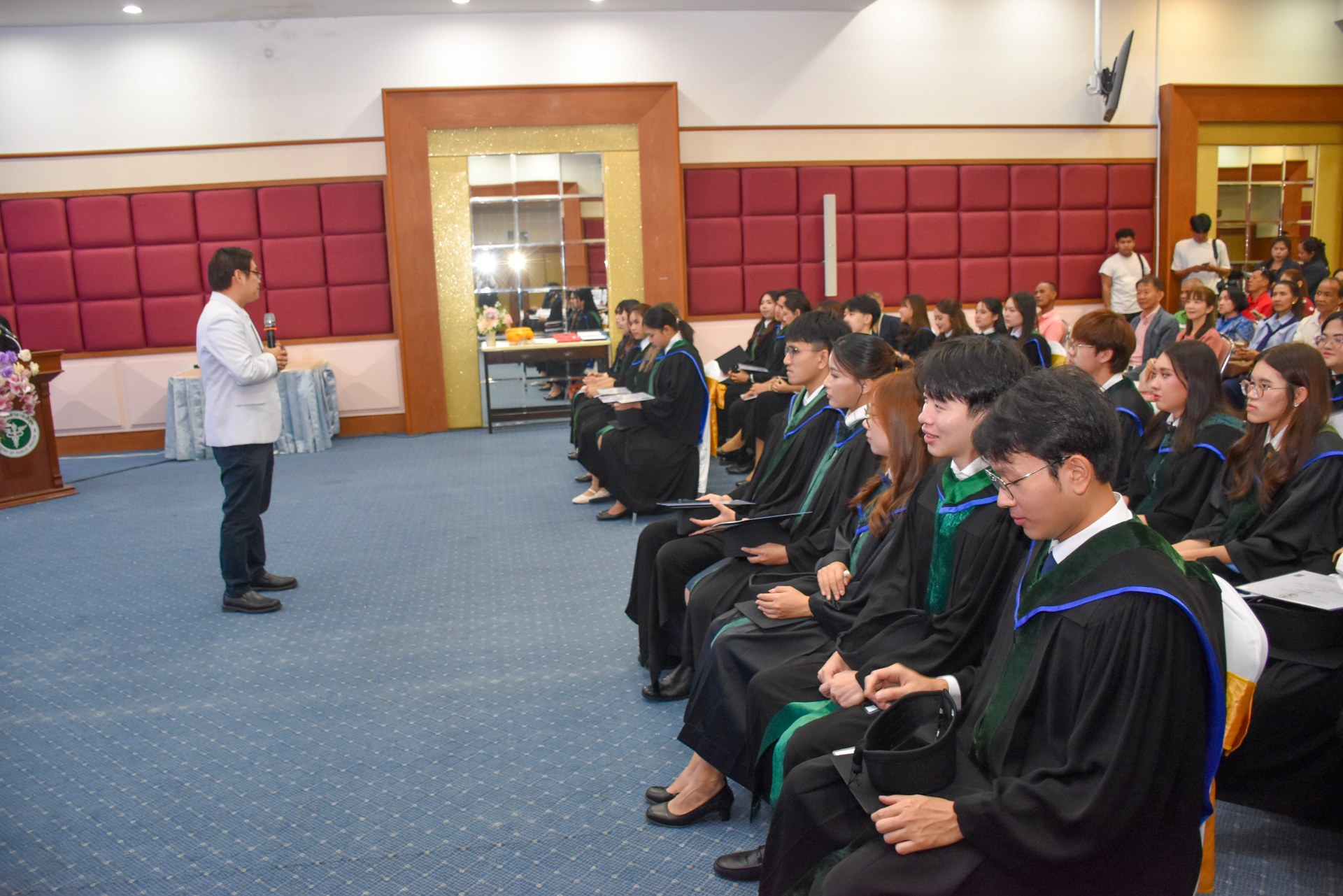 ภาพที่ 44